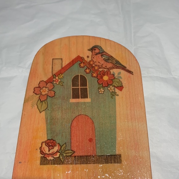 Hand Crafted Decoupage Pallet Board Key Holder - Picture 4 of 10